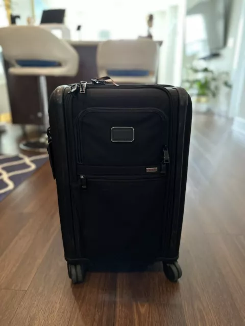 TUMI Alpha 3 Dual Acces International Expandable 4 Wheel Carry-On 2203560 Black