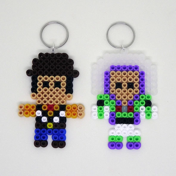DISNEY TOY STORY Buzz Lightyear Woody Hama beaded keyring zip