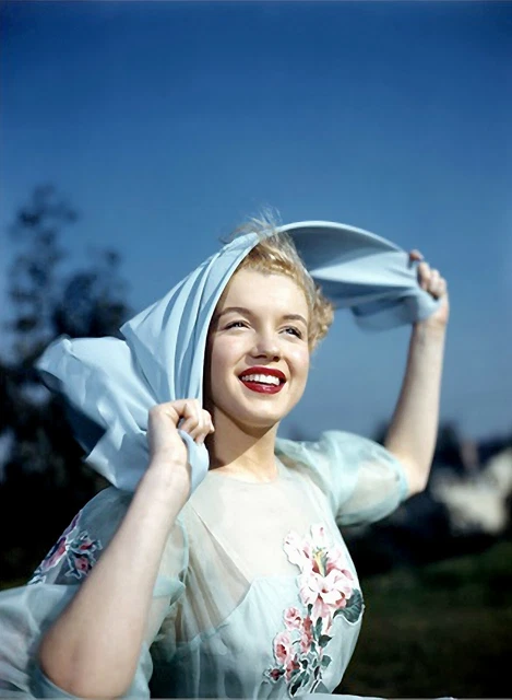 MARILYN MONROE  YOUNG BEAUTY IN FLOWER DRESS  (1) RARE 5X7 GalleryQuality PHOTO