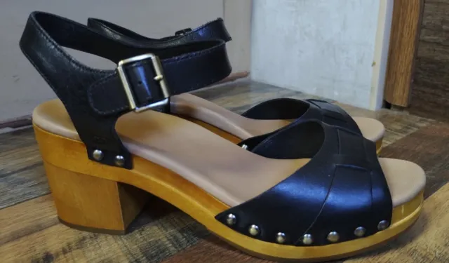Ugg Janie Black Leather Ankle Strap Clog Heel Sandals Women's Size 7/38