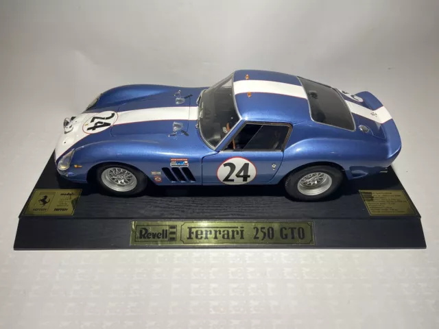 Revell 1/12 Metal 62 Ferrari 250 GTO N3767 GT Bayet 03500