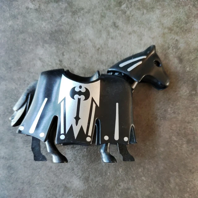 3 figurines KROLYN en aluminium laqué, utilisées entre 1945 et
