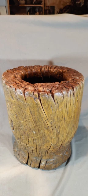 Mortier en bois avec son pilon. Artisanal - Collection