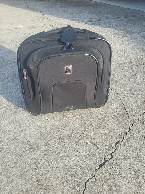 Tumi T-Tech Presidio Wheeled Compact Laptop Briefcase. Style 67102D