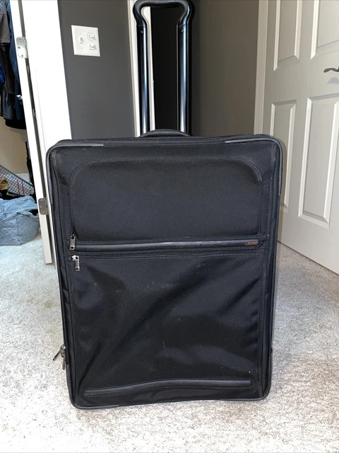 Nice TUMI 2 Wheeled Expandable Large Travel Trip Suitcase 22026D4 26”