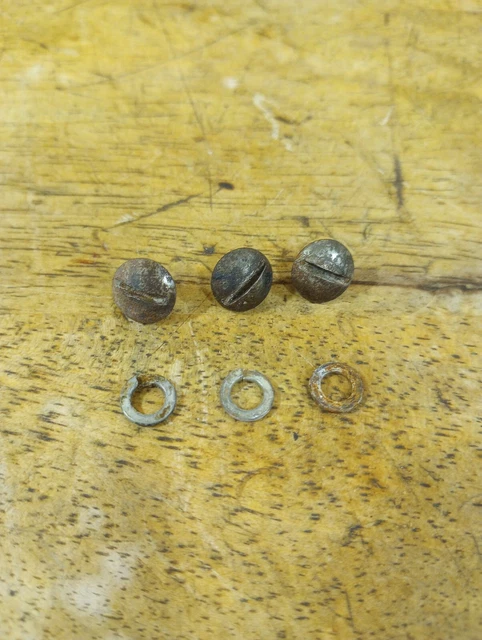 M1950 Stove Fiesta 1981 -- Burner Frame Screw Set - Rusty