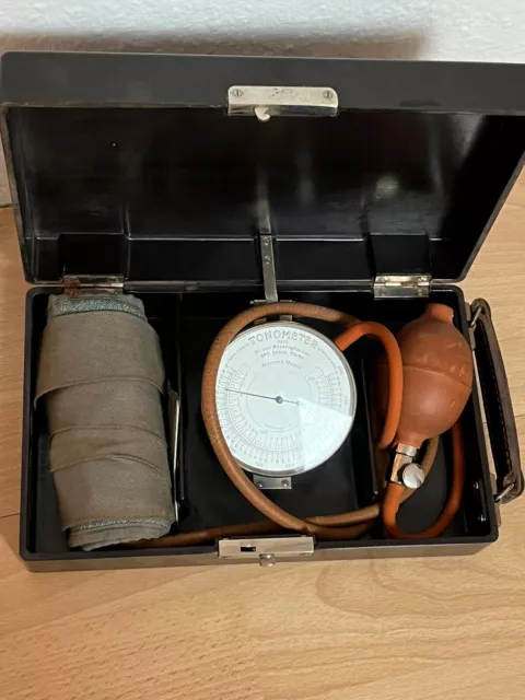 Medizinisches Tonometer Dr. Von Recklinghausen In schöner Bakelitkiste #1
