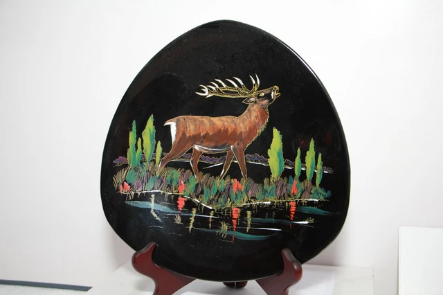 Assiette Décorative en Faïence  d'Art EMAUX de LONGWY N° 3522 le CERF 