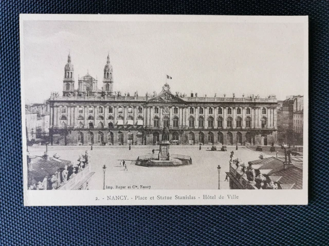 CPA 54 NANCY - Place et Statue Stanislas - Hôtel de Ville
