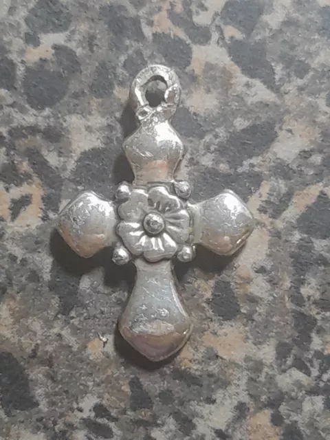 Medalla de cruz de flores 🙂 2