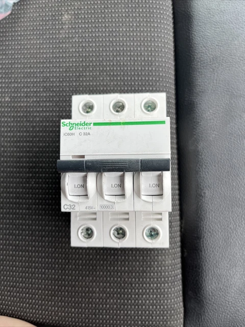 Magnetotermico Schneider Acti9 IC60H 63A D63 4 Poli 4P 15kA A9F55463 - Nuovo (Senza Scatola)
