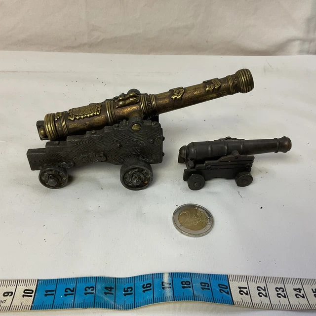 LOT DE 2 Maquettes de canon en Laiton Et Fer BON ÉTAT EUR 30,00