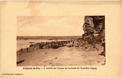 CPA AK Colonne de FEZ Arrivée des Troupes sur les bords de Oued MAROC (688272)