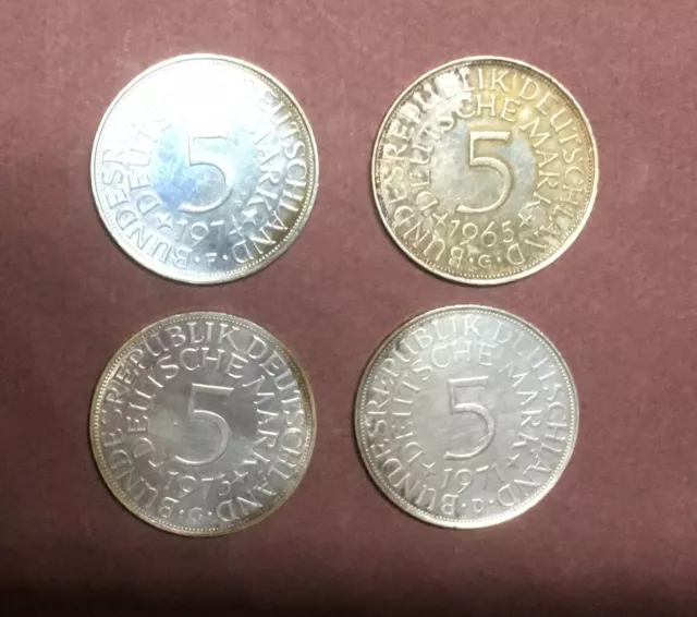 4 Stück DM 5 Münzen verschiedener Jahre - Originalfotos mit Jahreszahl