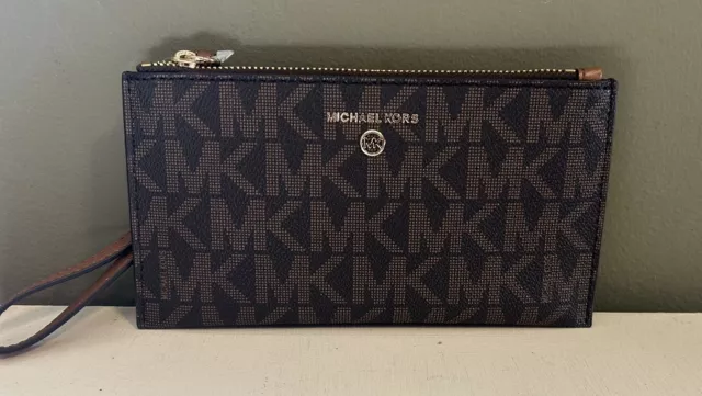 Michael Kors Jet Set Travel Charm Small Zip Wristlet Wallet. NWT!!!