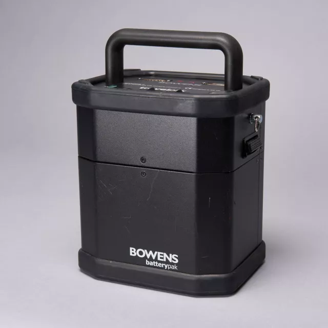 Bowens Large Travelpak Kit - Location Battery System 3