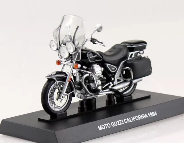 Moto Guzzi California 1994 Carabinieri 1:24 Motorrad- Modell