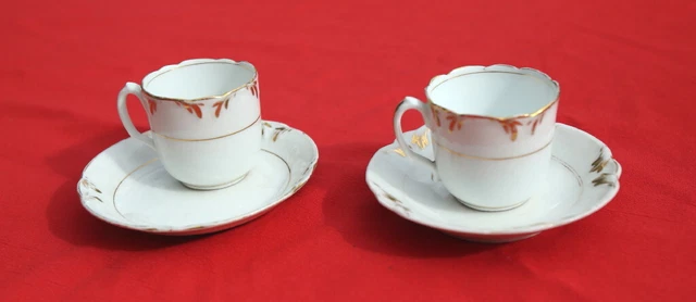 2 tasses anciennes blanches et dorure empire