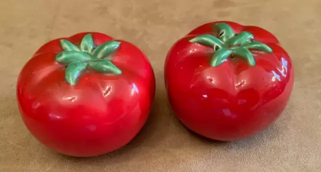 MARUHON WARE Tomato Hand Painted Salt & Pepper Shakers set large Japan life size