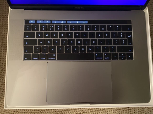 Apple MacBook Pro 15" Touch Bar Core i7 2.6 Ghz 16GB 256GB Space Gray 3