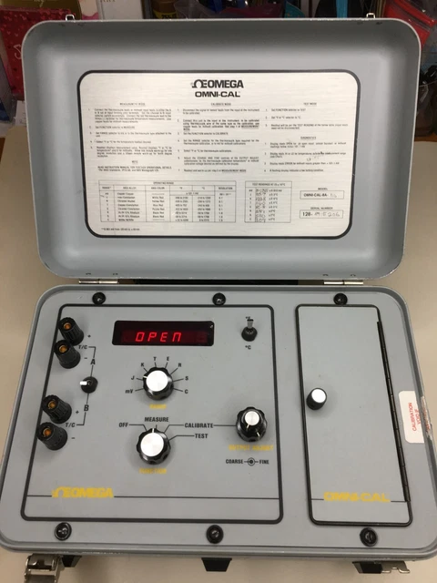 Omega OMNI-Cal-8A-110 Portable Temperature calibrator and simulator. Tested