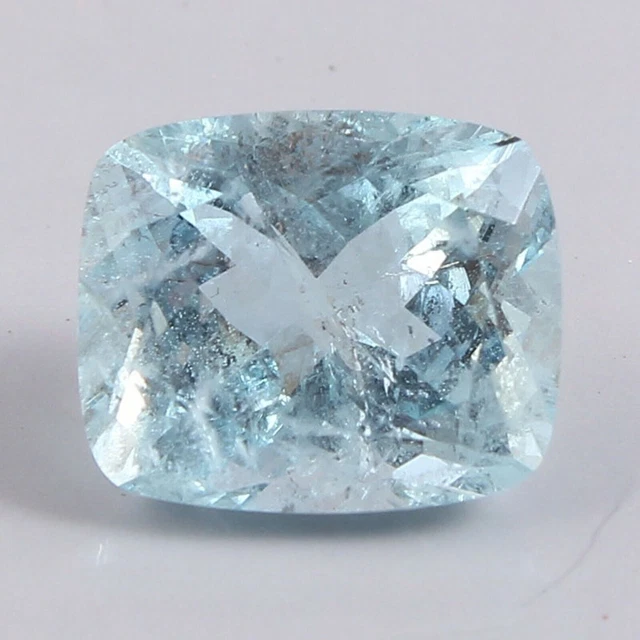 Pietra preziosa sciolta sfaccettata acquamarina blu naturale a forma di...