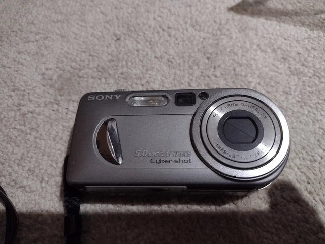 Sony Cybershot DSC-P10 5,0 megapixel fotocamera digitale compatta argento