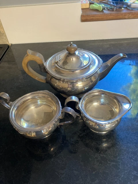 MAPPIN & WEBB ART DECO TRIPLE DEPOSIT PRINCES PLATE TEA POT