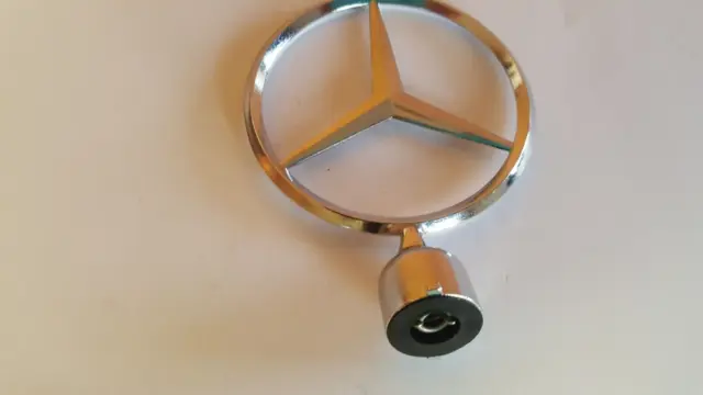 Écusson Radiateur Mercedes 3