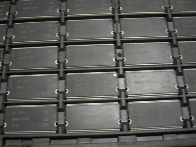 MT46V16M8TG-6T:D Lot of 501 NOS Pieces from Micron