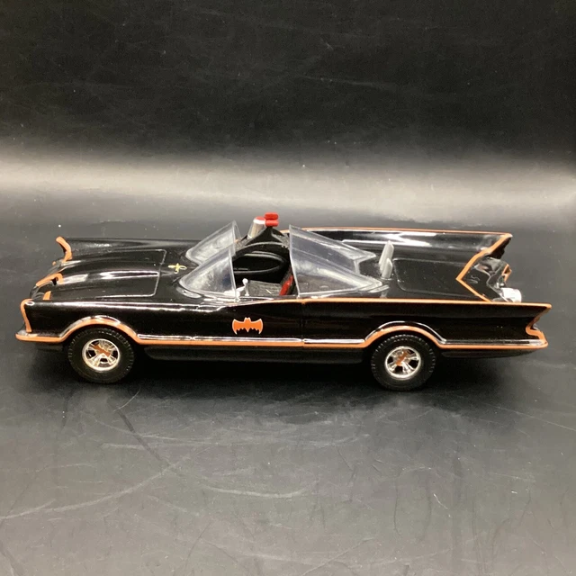 Đồ Chơi Xe Mô Hình JADA TOYS DC Comics Batman 1966 Classic Batmobile