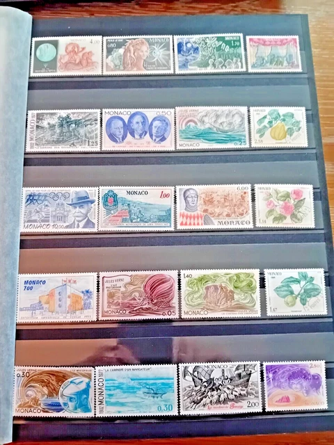 Lot de 20 timbres Monaco (Lot 33) - Non oblitérés mais sans gomme Etat Correct