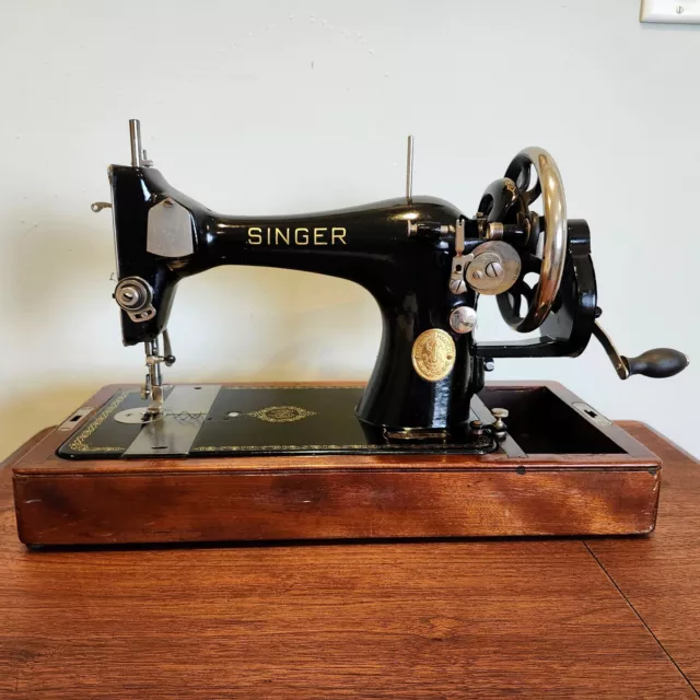 Stunning 1936 Singer Sewing Machine 128  Hand Crank Bentwood Case "Fully Tested"