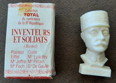 port offert pour la FRANCE TOTAL GLOIRES DE LA REPUBLIQUE avec boite FOCH port offert pour la FRANCE TOTAL GLOIRES DE LA REPUBLIQUE avec boite FOCH