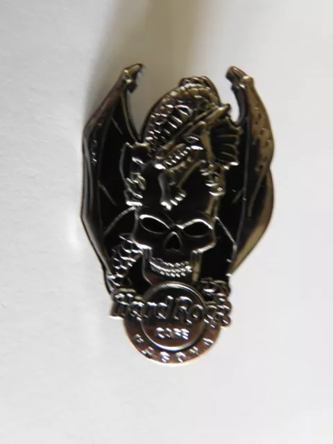 Hard Rock Cafe HRC 2007 Lim Edition 3-D SILVER SKULL Series Pin NAGOYA