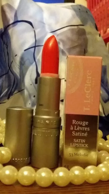 Tres Joli Rouge A Levres Satine,Teinte Melodie Numero  53 ,Theophile Leclerc