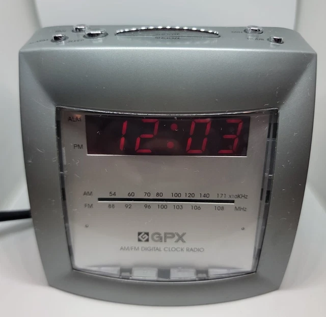VINTAGE GPX MODEL D530CRM ALARM clock With AM/FM Radio Tested! 20.10