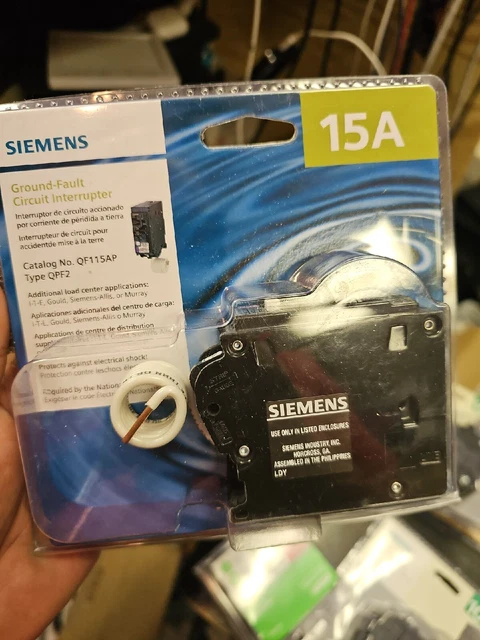 Siemens Ground Fault Circuit Interrupter Breaker QF115AP QPF2 15A