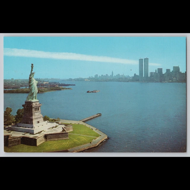 POSTCARD STATUE OF Liberty with Manhattan Skyline New York City £15.18 ...