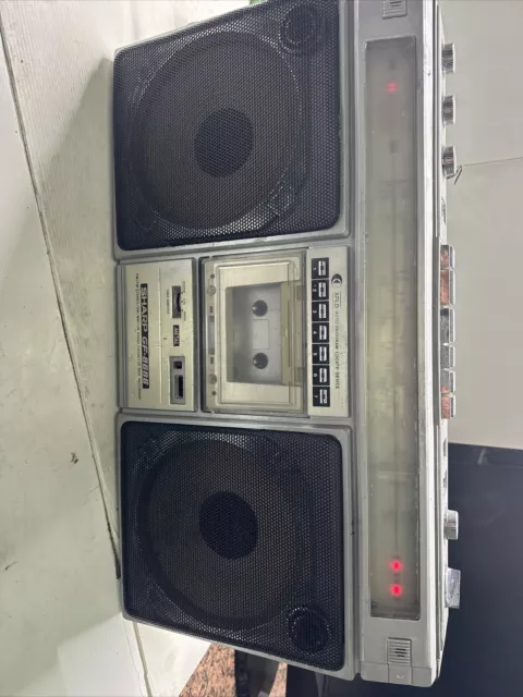 Sharp GF-8686 Ghetto Blaster Boombox Radio Vintage Registratore