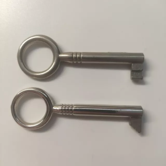 2 Alte Schlüssel - Schrankschlüssel