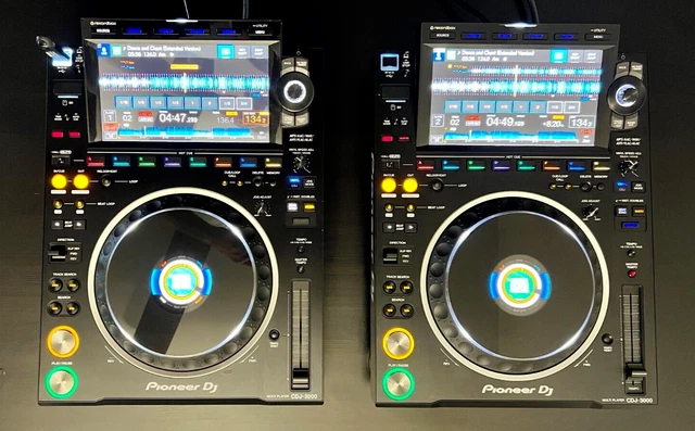2 Pioneer CDJ-3000 (US MODEL) - ready to ship today. (MINT PAIR)