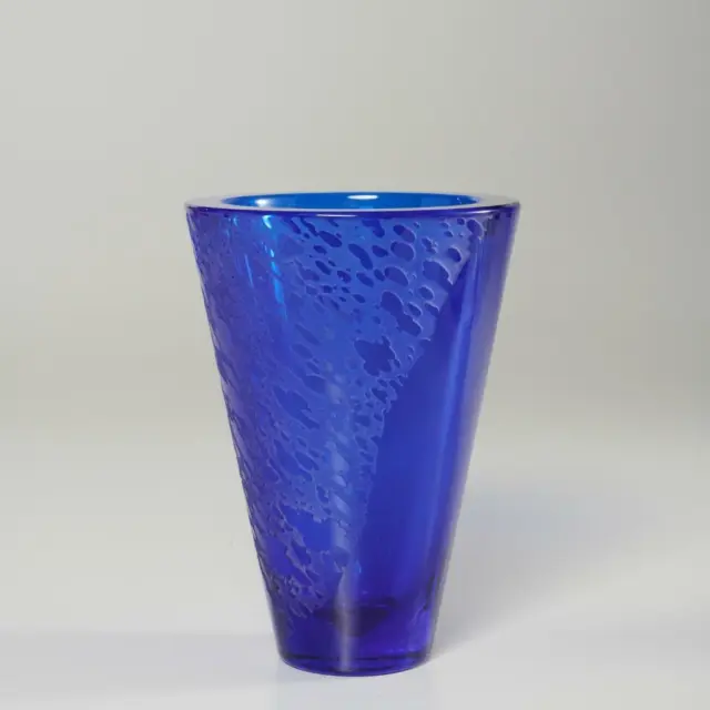 Sasaki Volcano Cobalt 1992-93 Blue Art Glass Crystal Vase 7"