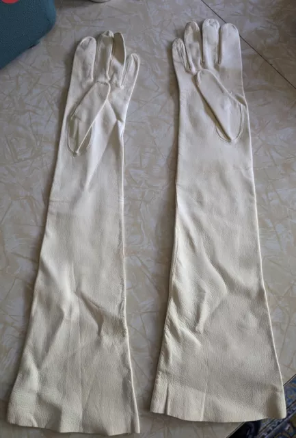 White leather vintage evening gloves size 7 Made in France