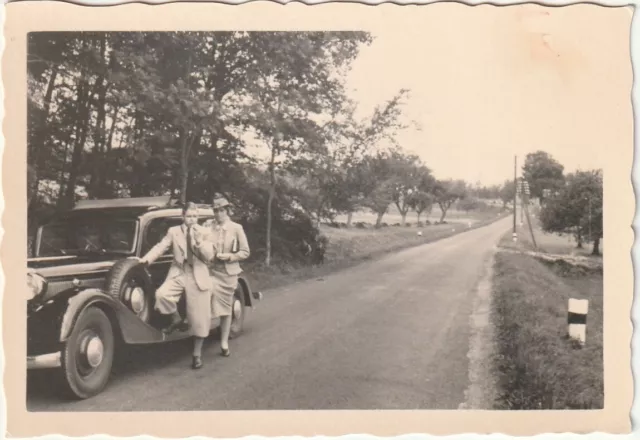 Vintage Foto Paar mit Mercedes Auto Oldtimer PKW CAR