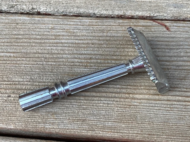 Vintage GEM MICROMATIC Safety Razor