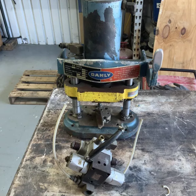 PARTS 5 ton DANLY AIR OPERATED DIE SET PRESS - 0604-CA-1 serial number - 3681193
