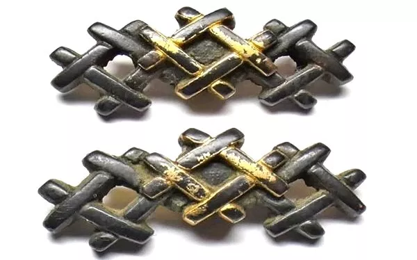 Japan antique Azuchi Momoyama era unusual shaped gold inlay Menuki Shakudo sword