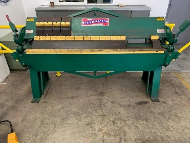 National U7212 Manual Box & Pan Brake 12 ga. x 4' #6767 #1