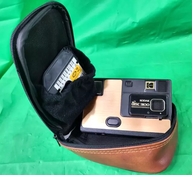 Vintage Collectible Camera Kodak Disc 3100 And  Cameras Case  2 Film Disc